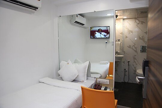 Lucky Galaxy Hotel photo